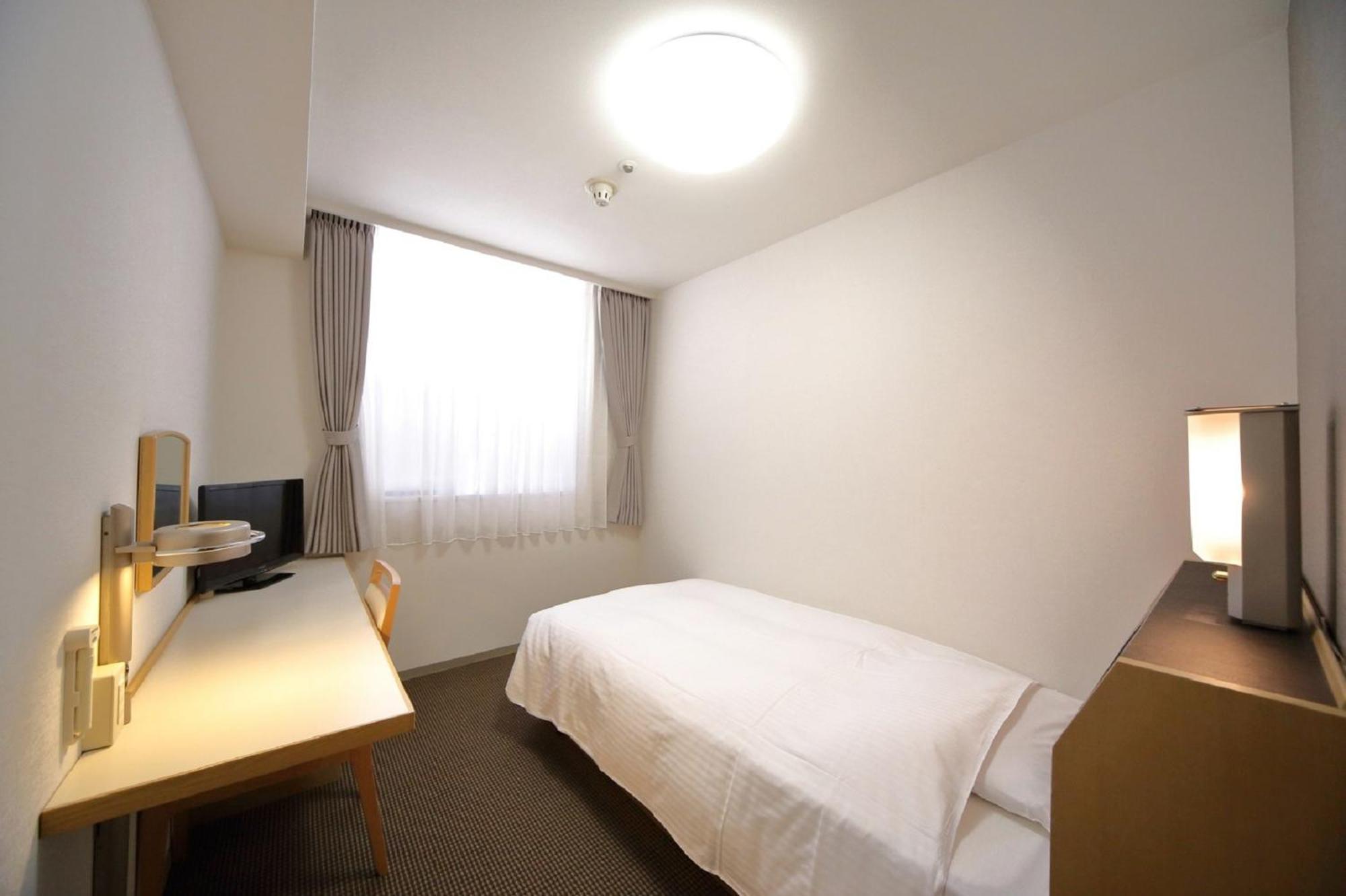 Single Room - Smoking,829412057:JPEG